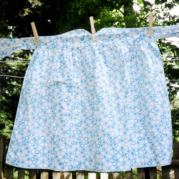 VTG Cotton Hostess Apron Turquoise & White Circles